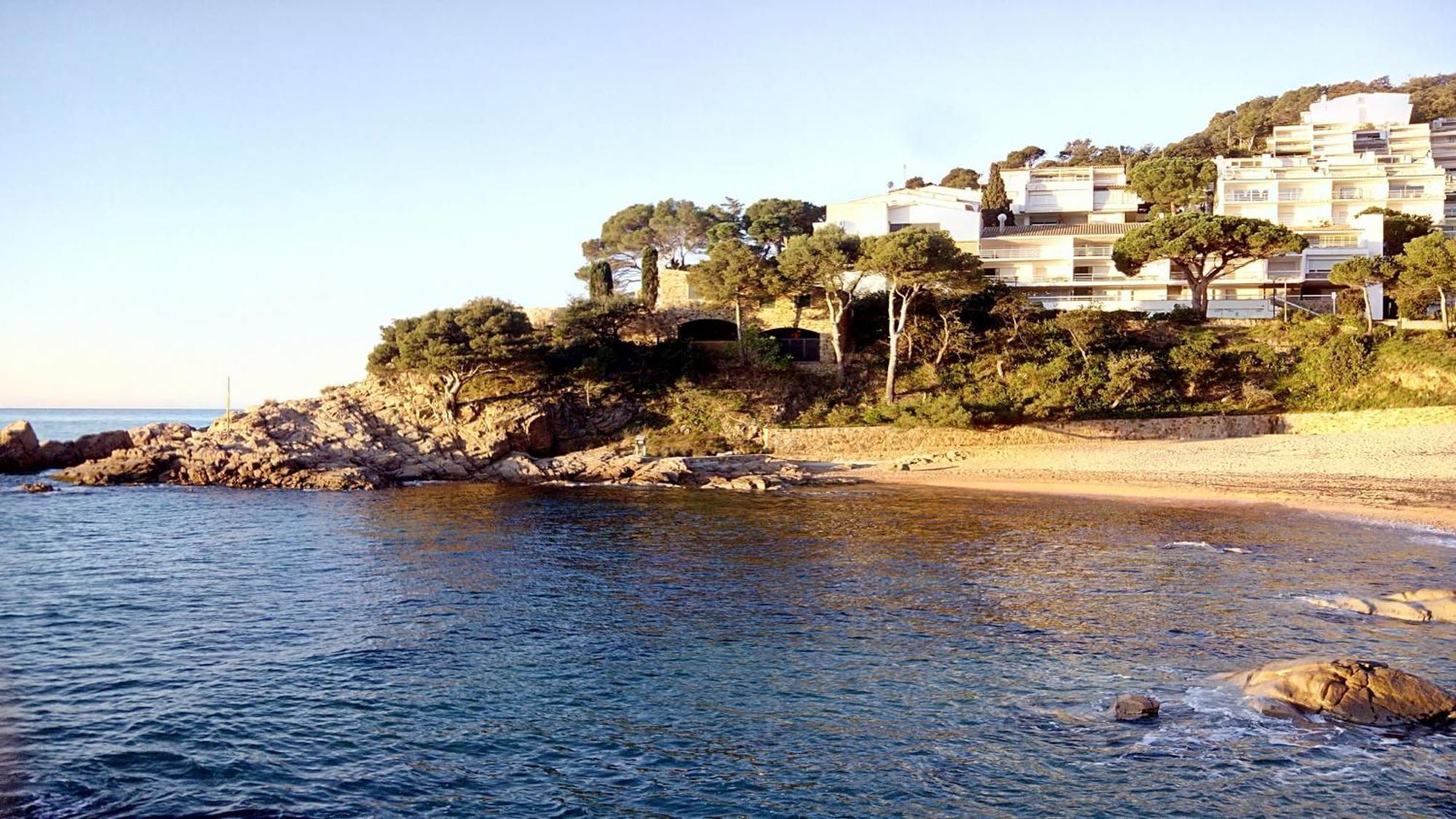 Appartement ⭑ Sea Views + Private Beach. What Else? ⭑ *