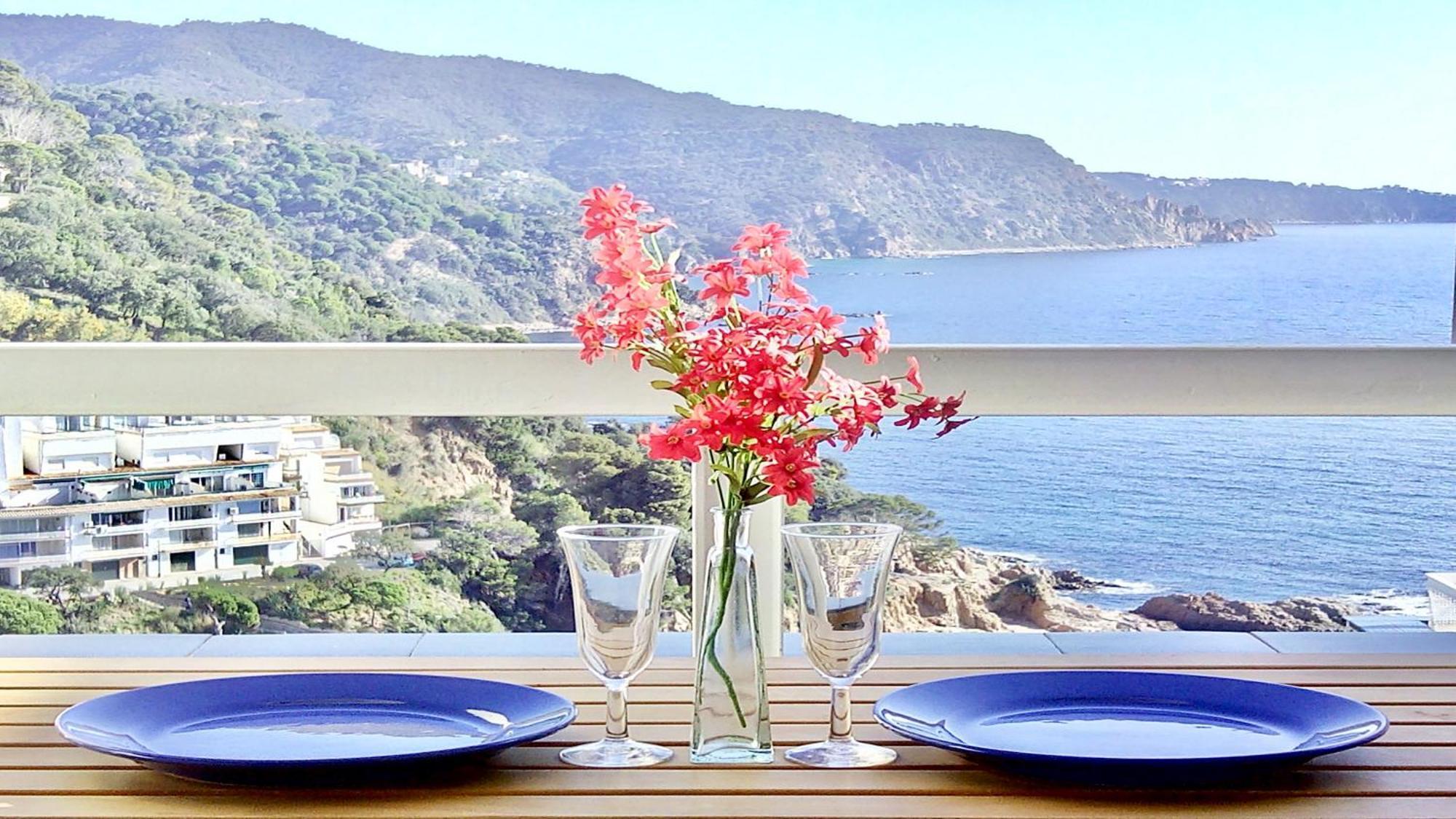 Appartement ⭑ Sea Views + Private Beach. What Else? ⭑